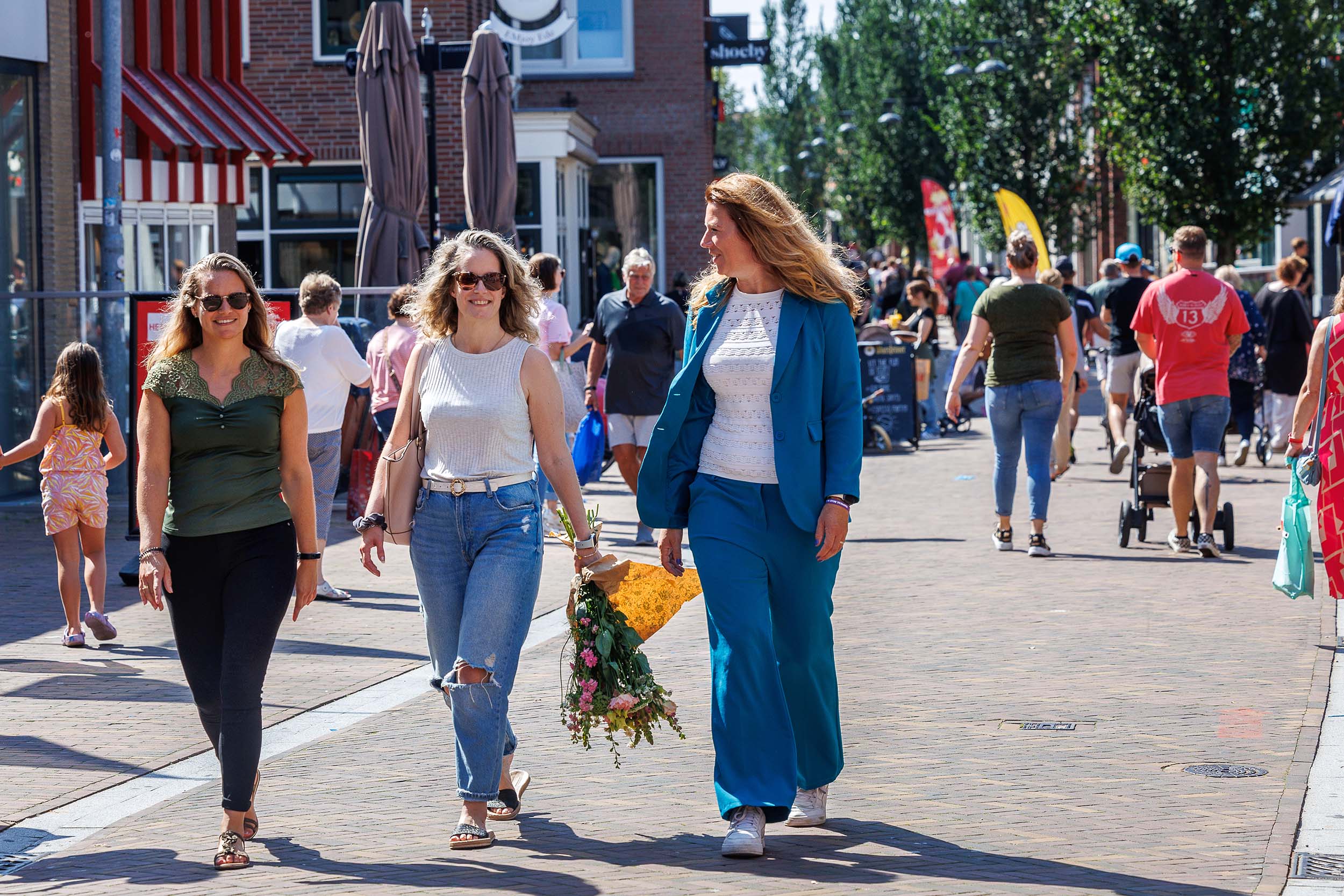 Dames winkelen Ede Centrum